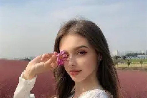 百万网红小英直播翻车人设崩塌被商家甩锅这次道歉都没人买账